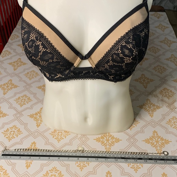 Chic Silver Heart Necklace - Picture 3 of 3